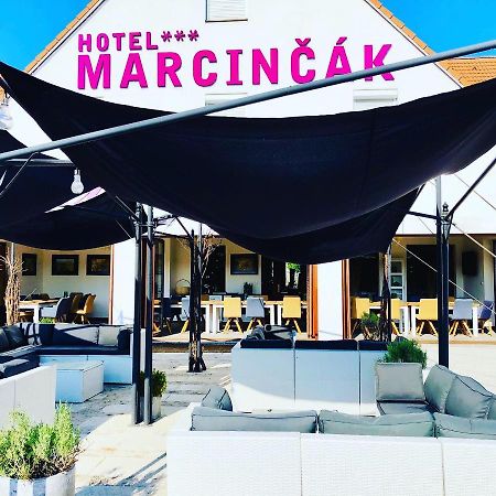 Hotel Marcincak*** Микулов Екстериор снимка