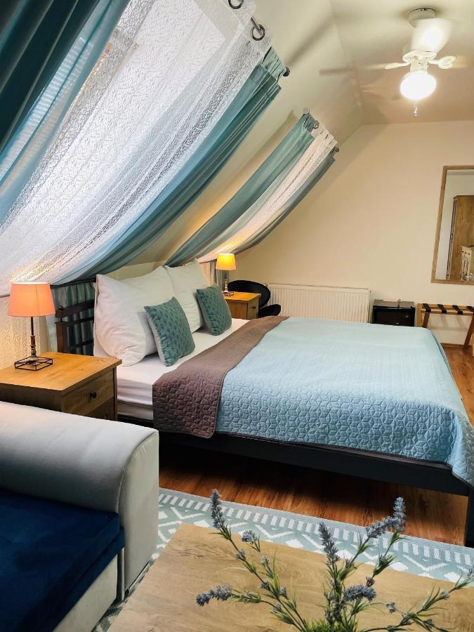 Hotel Marcincak*** Микулов Екстериор снимка