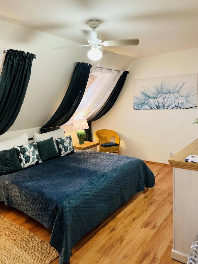 Hotel Marcincak*** Микулов Екстериор снимка
