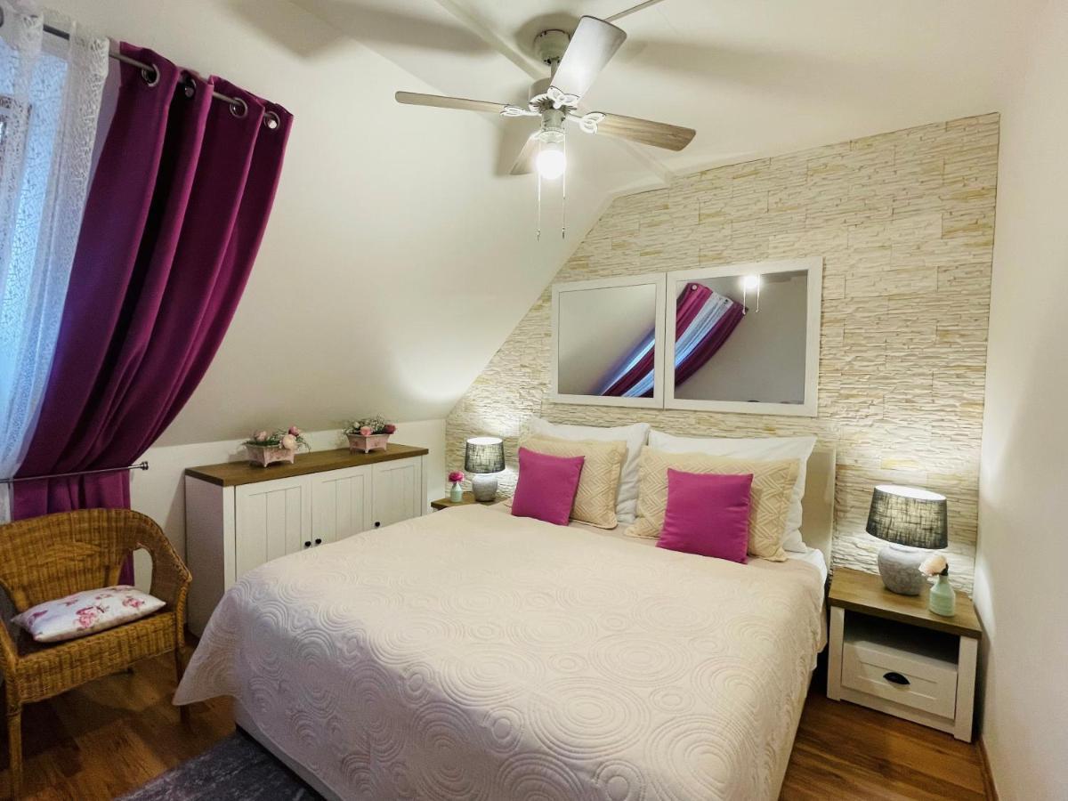 Hotel Marcincak*** Микулов Екстериор снимка