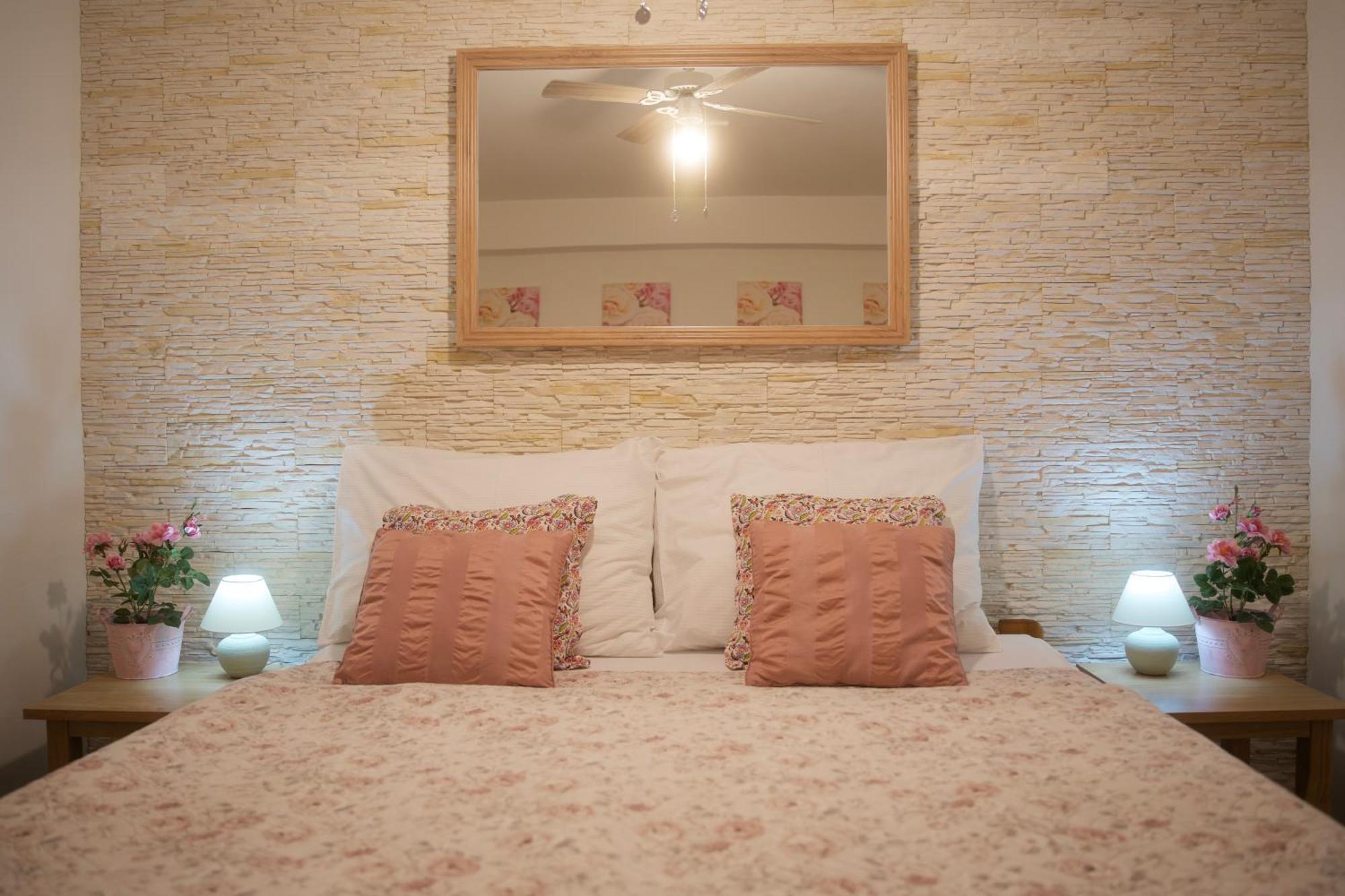 Hotel Marcincak*** Микулов Екстериор снимка